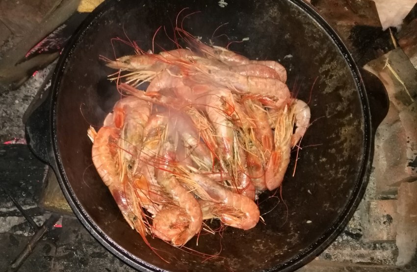 Лангустины в духовке с чесноком
