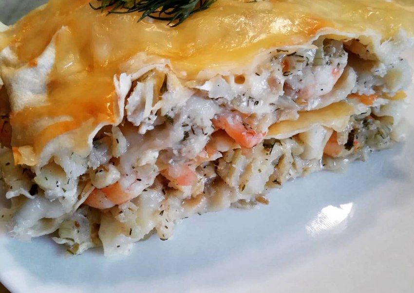 Запеканка с фаршем и соусом бешамель
