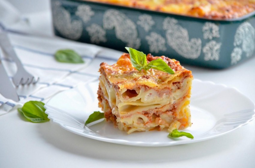 Лазанья с соусом болоньезе