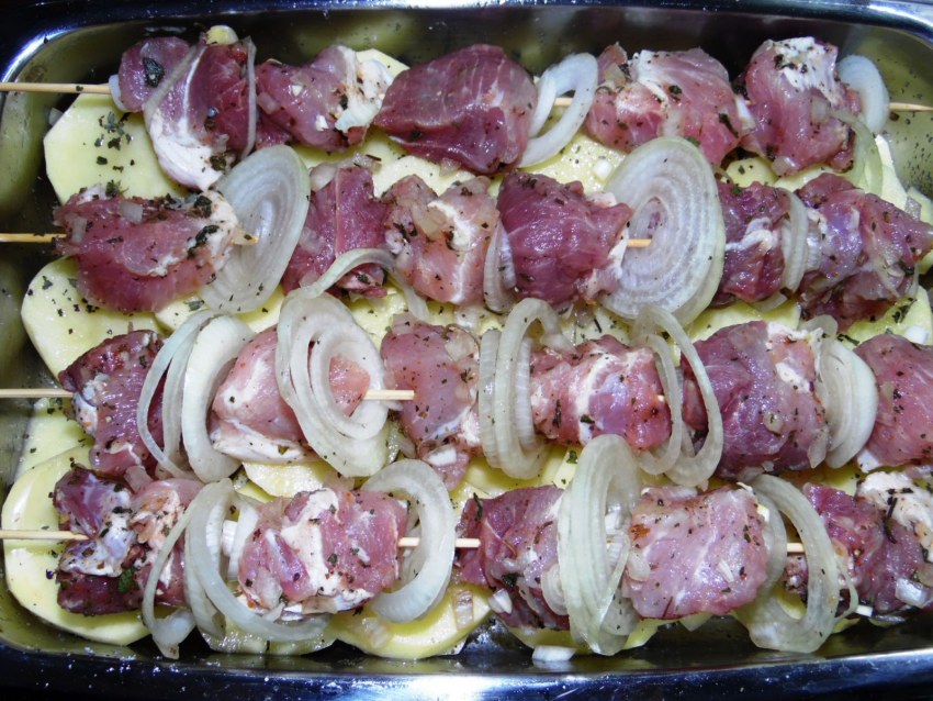 Шашлык с картошкой в духовке