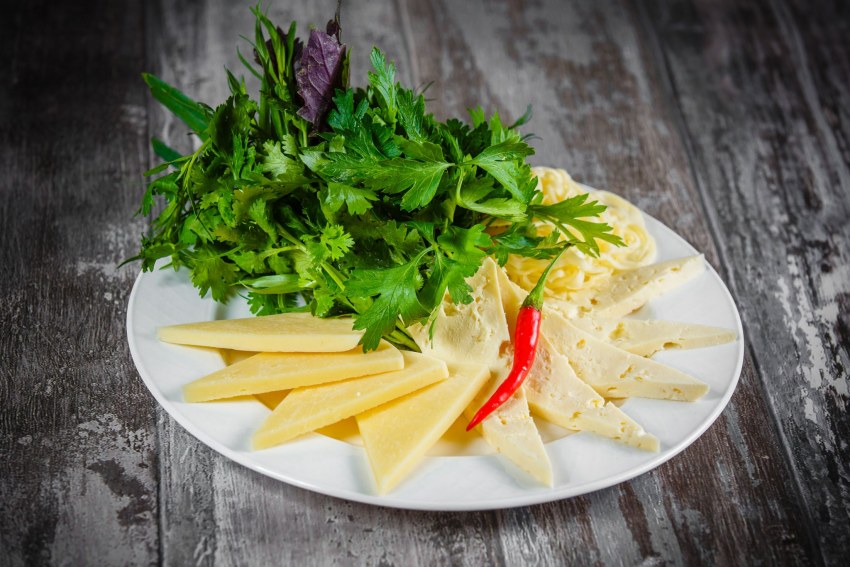 Пирог с картофелем и сыром сулугуни