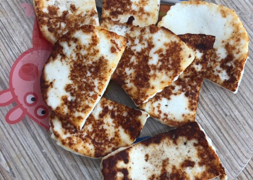 Салат с жареным сыром