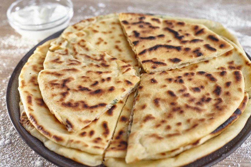 Хычины с творогом и зеленью