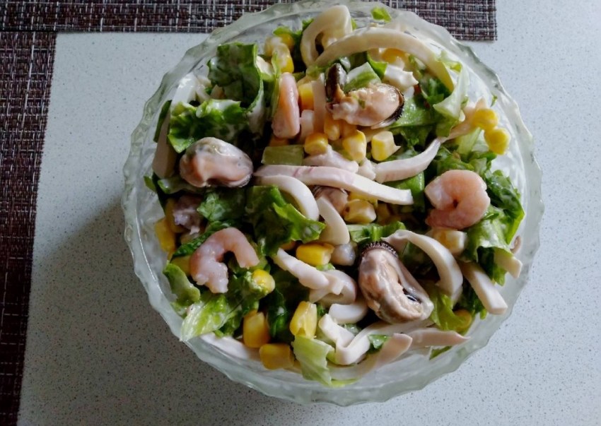 Салат морской Бриз с кальмарами