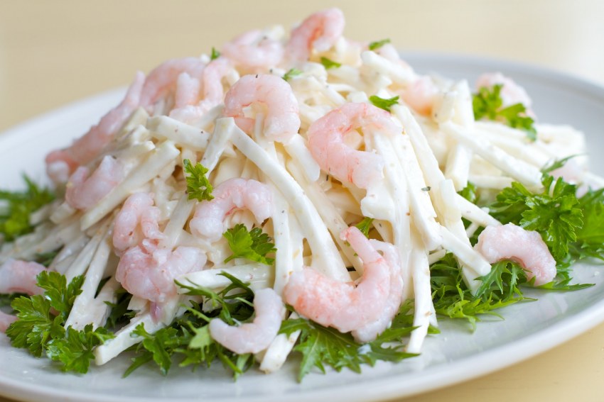 Морской салат (кальмар, креветки, осьминог, мидии)