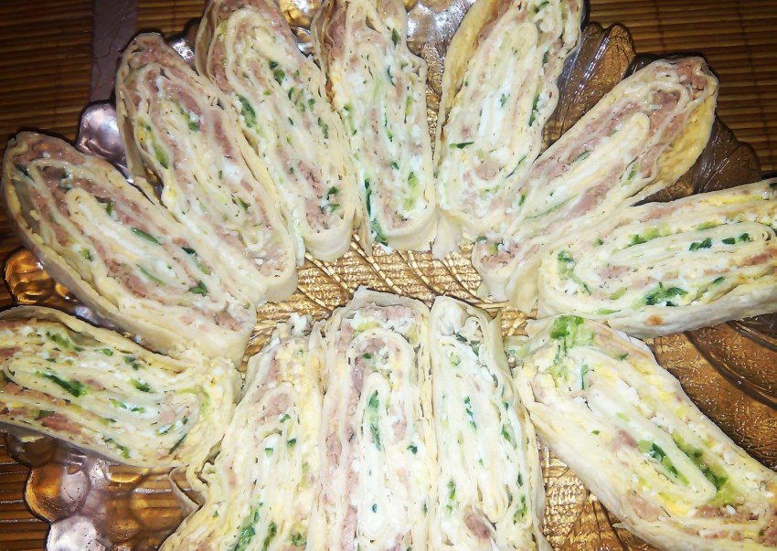 Рулетики из лаваша с печенью
