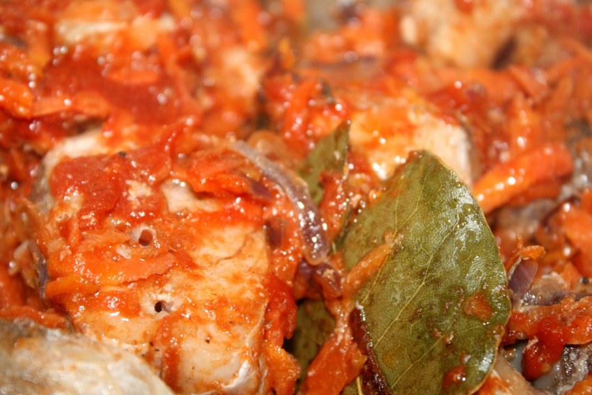 Рыба тушеная с овощами