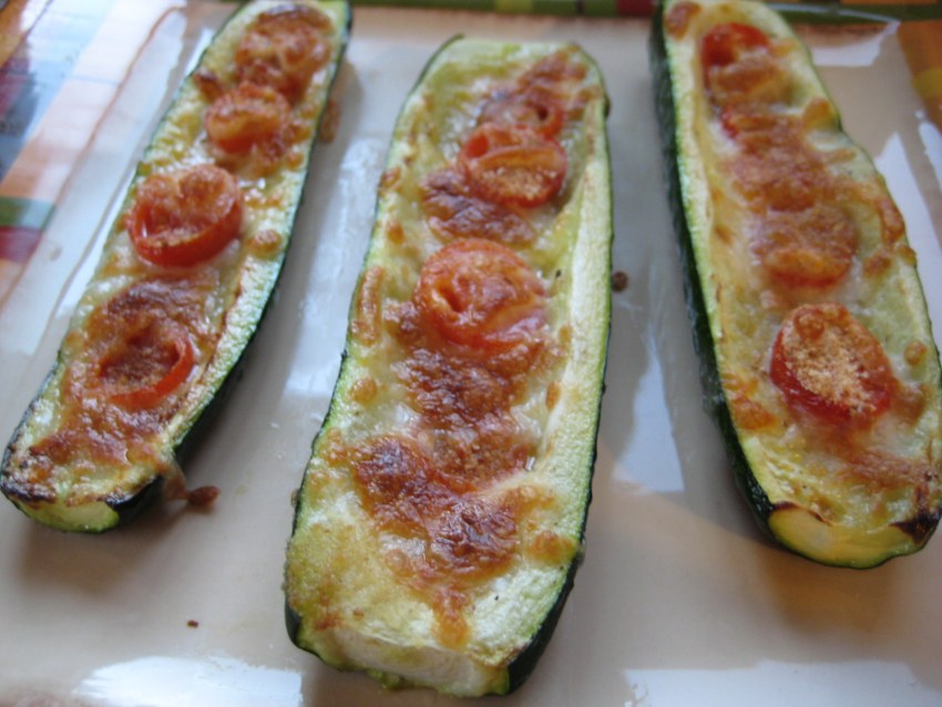 Кабачки с сосисками в духовке