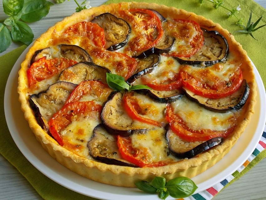 Пирог с баклажанами и сыром