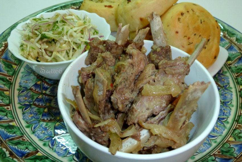 Мясо с овощами в афганском казане