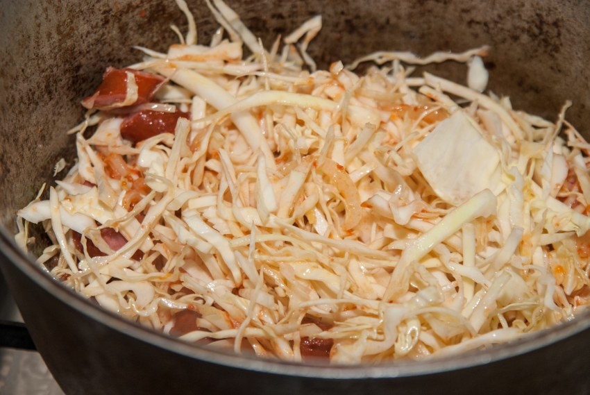 Баранина с капустой тушеная