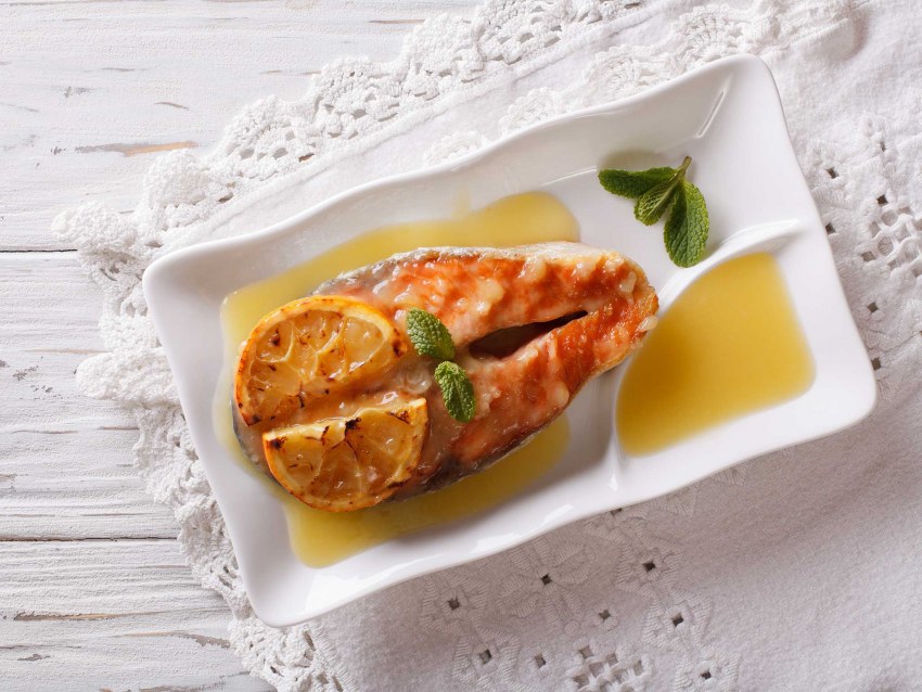Розочки из красной рыбы
