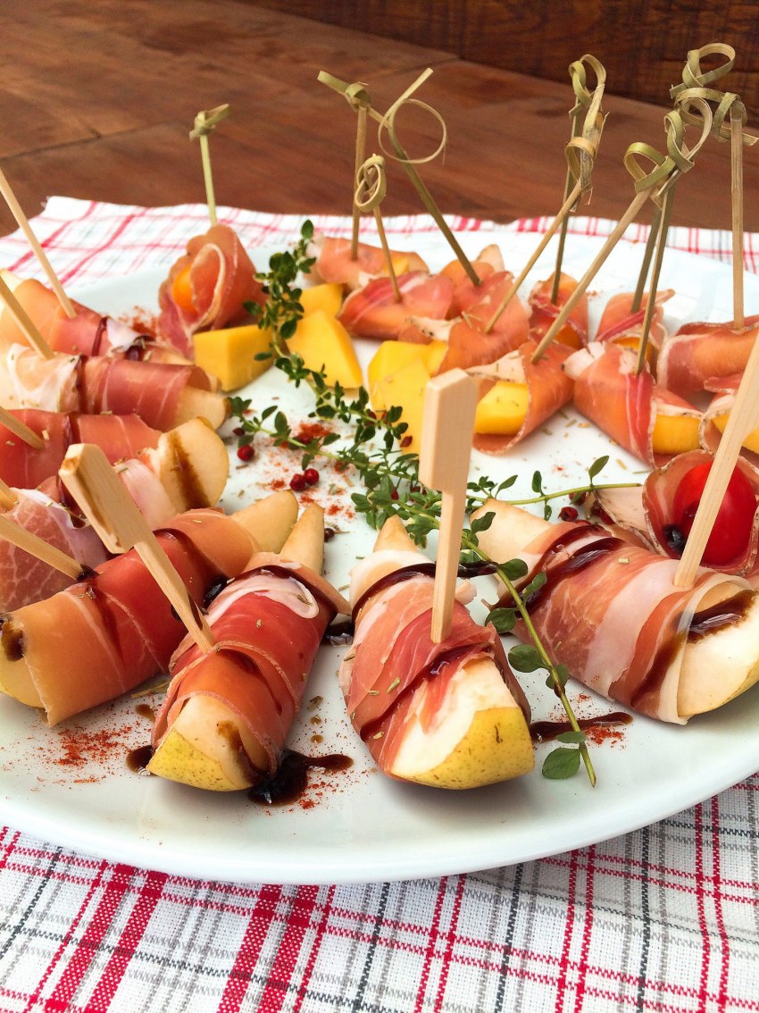 Закуска с грушей и голубым сыром