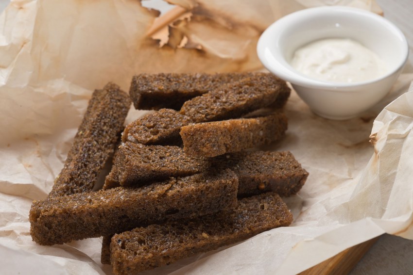 Ржаные чесночные гренки