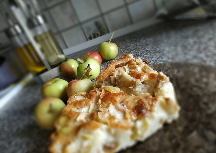 Шарлотка с яблоками от Бельковича