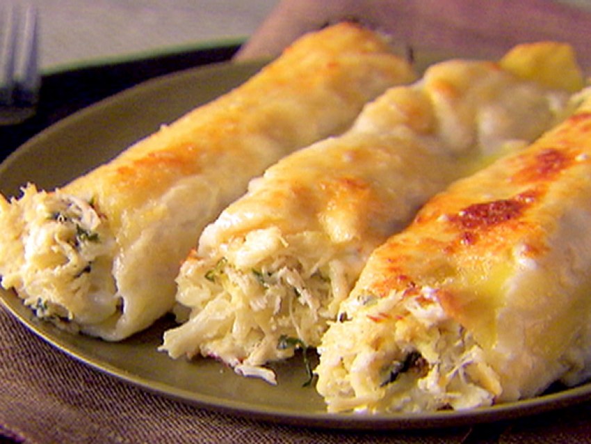 Каннеллони с соусом бешамель