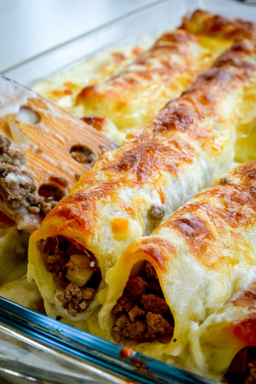 Каннеллони фаршированные в духовке в сливочном соусе