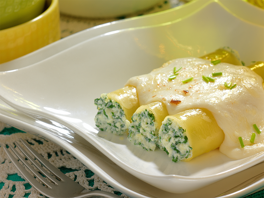 Каннеллони с фаршем помидорами и сыром