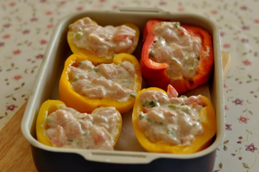 Перец фаршированный подача
