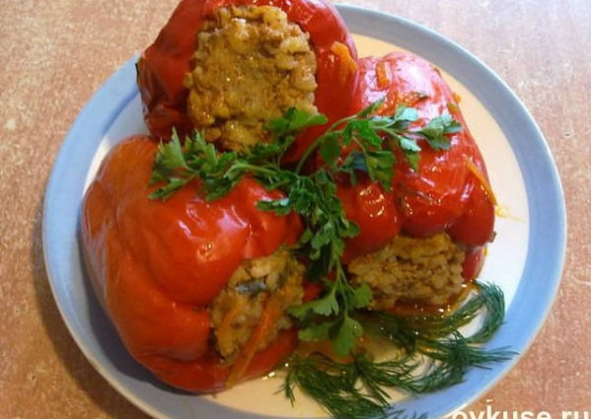Перец фаршированный курицей и грибами