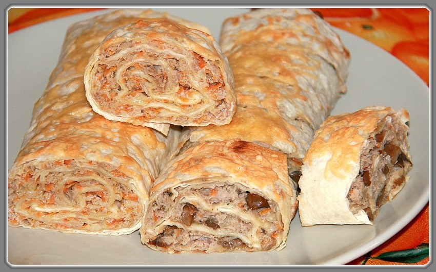 Пирог из лаваша с курицей и сыром в духовке
