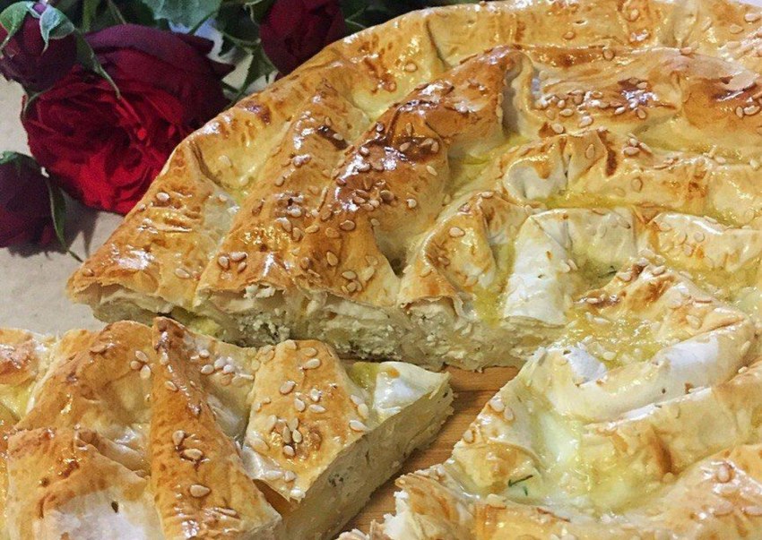 Пирог из лаваша с творогом и зеленью