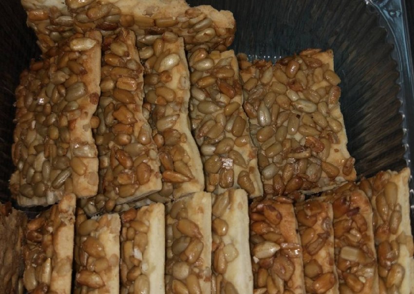 Печенье галетное с семечками и кунжутом