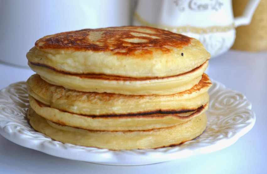 Пышные оладьи с яблоками