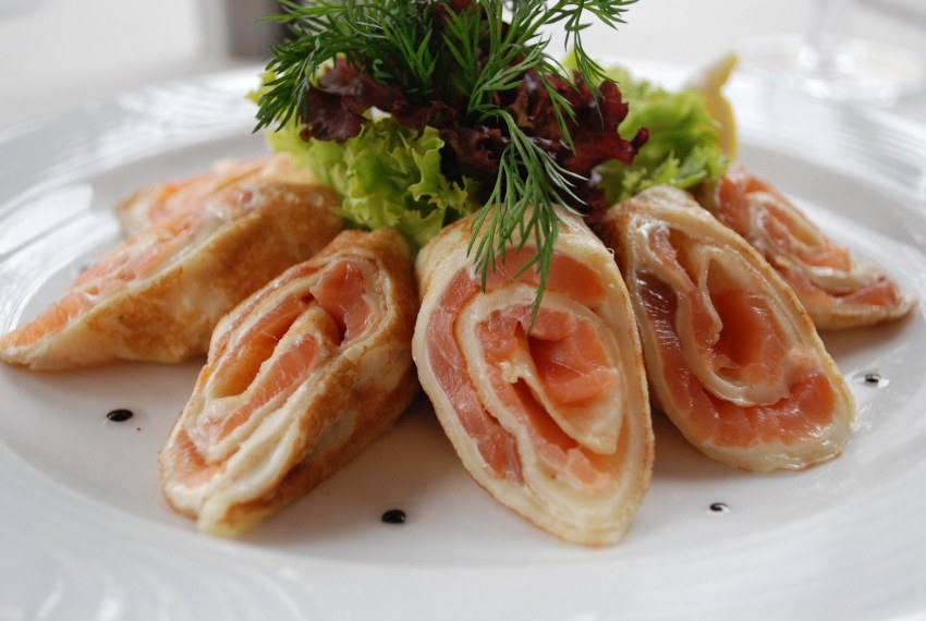 Блинчики с красной рыбой
