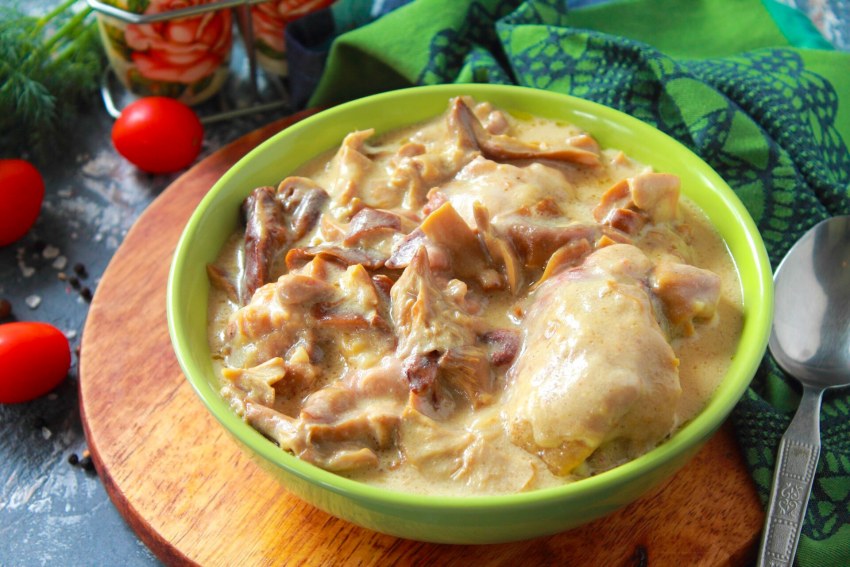 Курица с овощами в сметанном соусе
