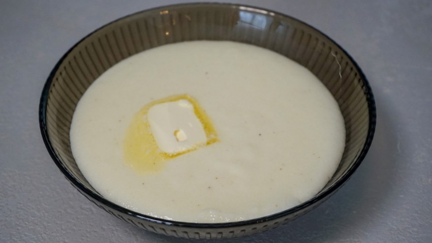 Густая манная каша на молоке