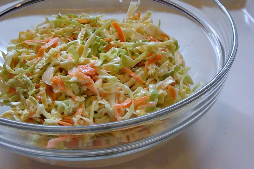 Салат из капусты кольраби с морковью