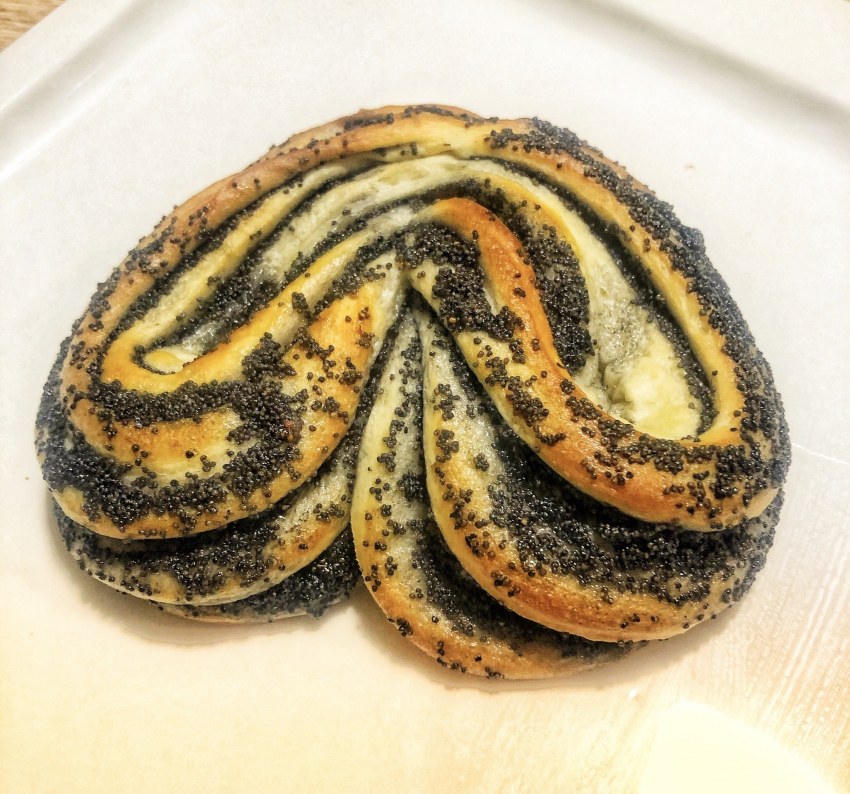Маковый рулет Бриошь