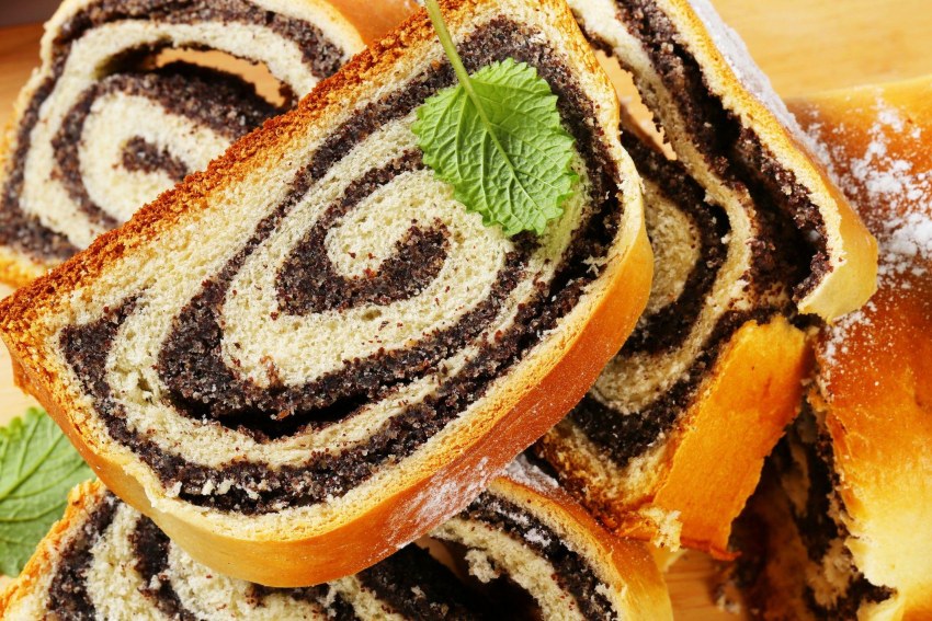 Рулет с начинкой сладкий