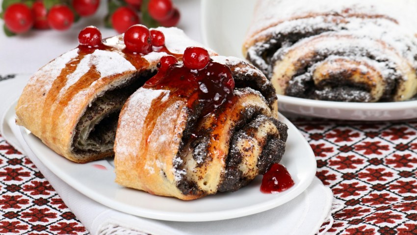 Булочки с маком из слоеного теста