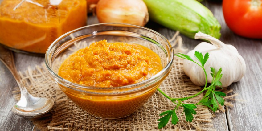 Кабачковая икра в банке