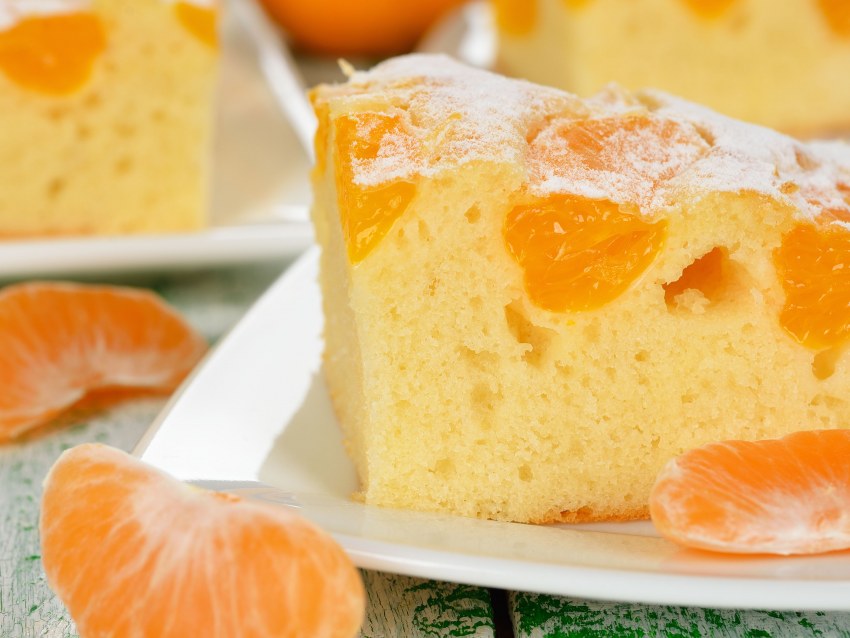 Шарлотка с мандаринами