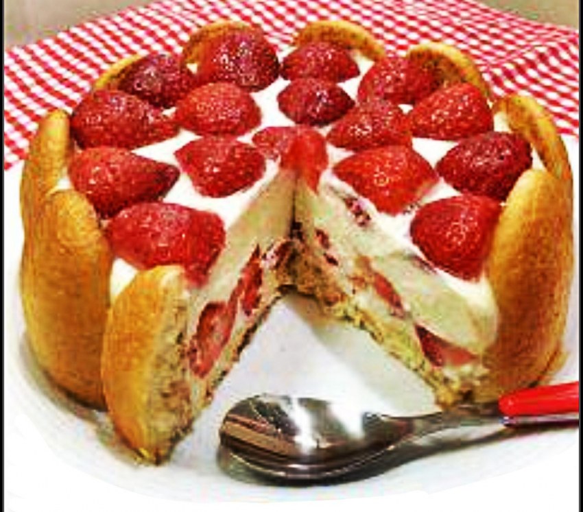 Французская шарлотка с клубникой