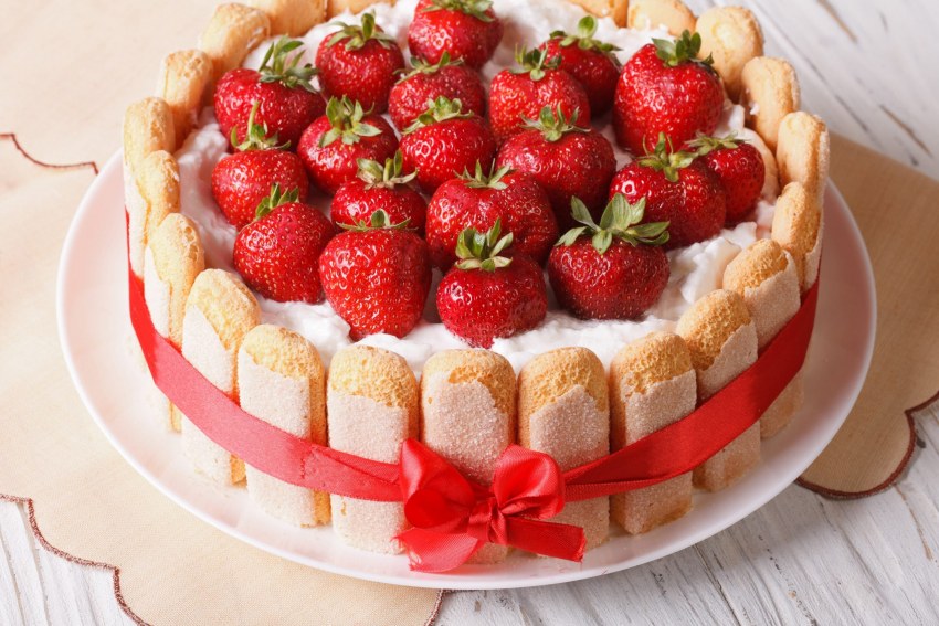 Пирог с клубникой