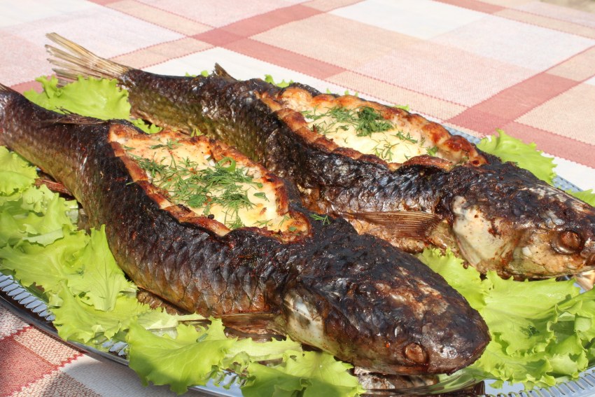 Пеленгас фаршированный запеченный