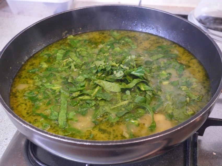 Щавелевый суп с яйцом и мясом