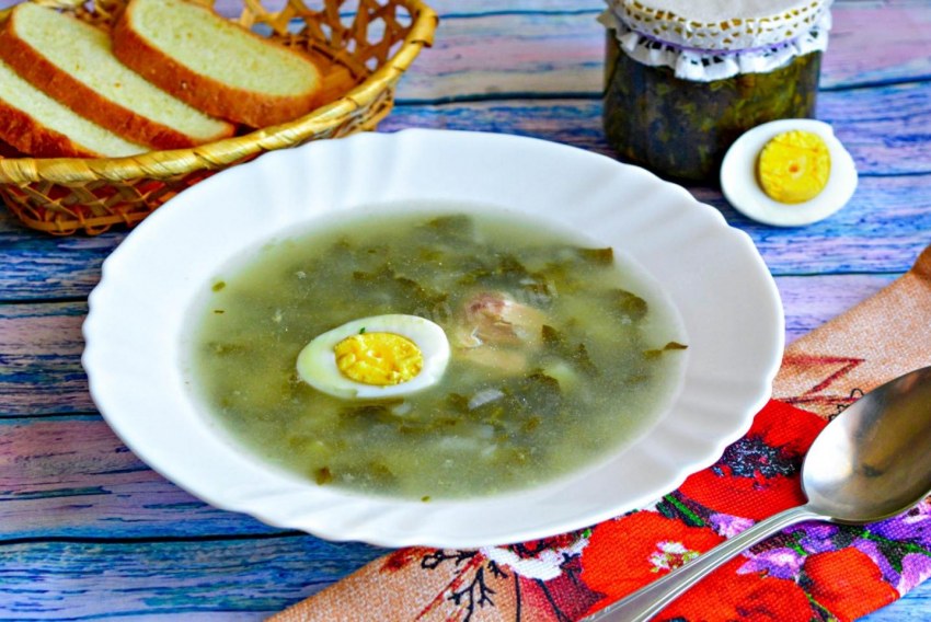 Щавельный суп с яйцом