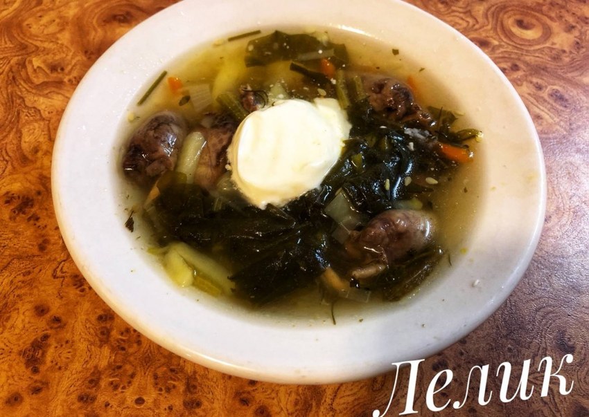 Зелёные щи с щавелем фото в квартире с курицы