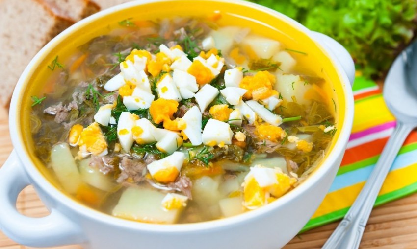 Суп из щавеля с яйцом и курицей