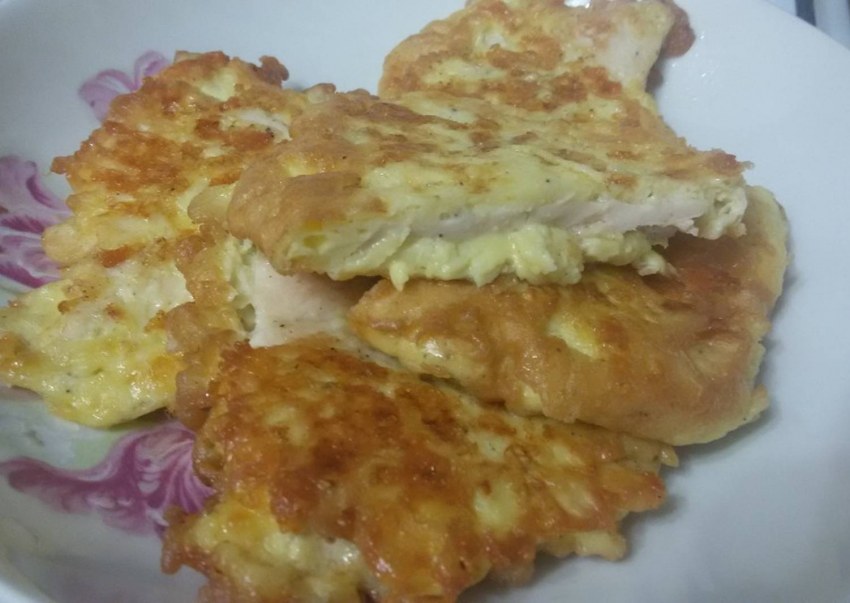 Куриная грудка в кляре с сыром