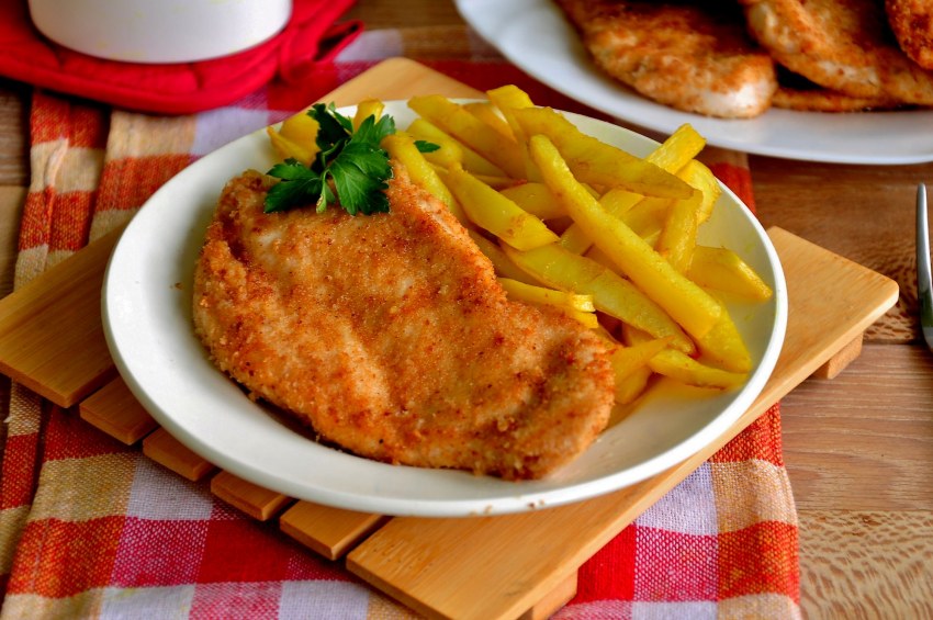 Куриная отбивная в сырной корочке