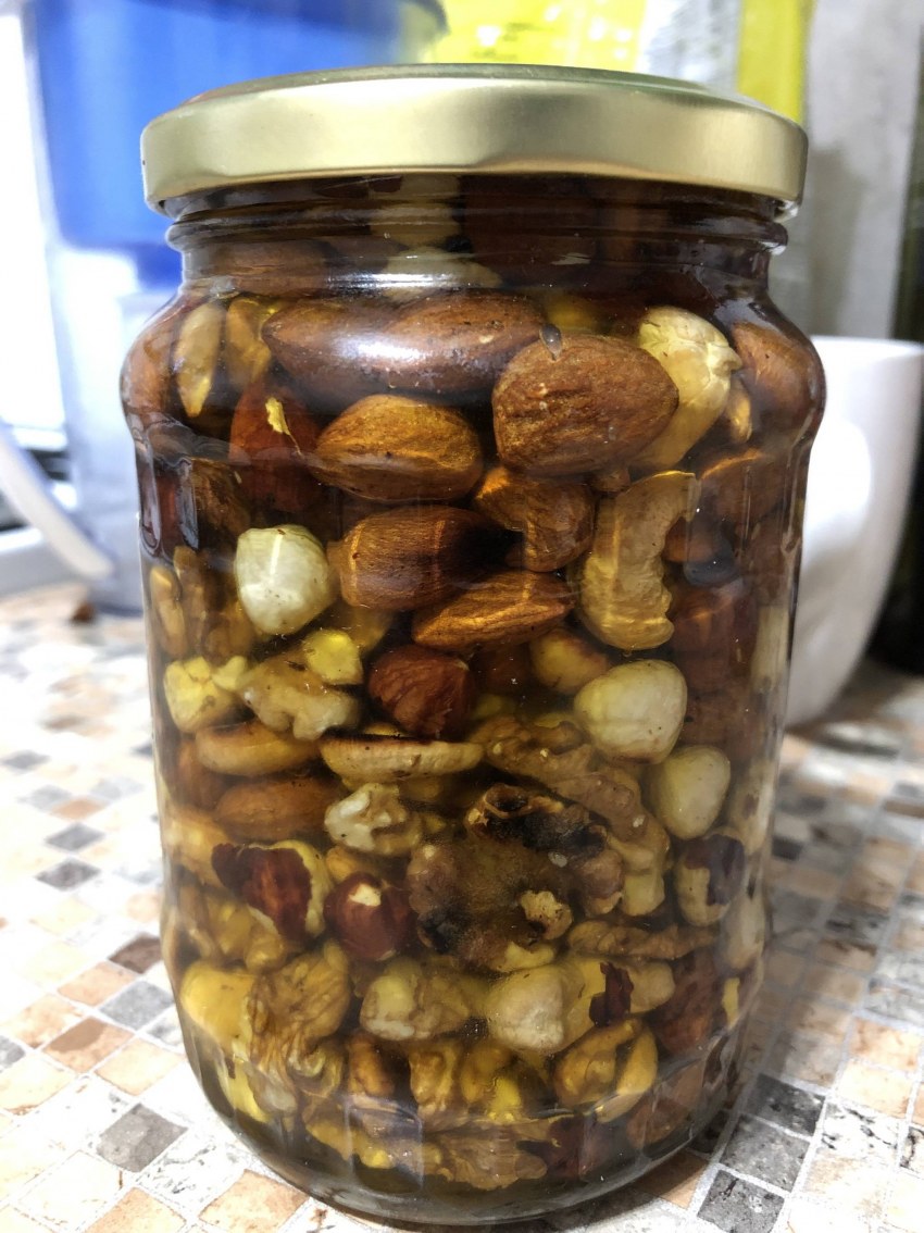 Смесь с орехами и медом