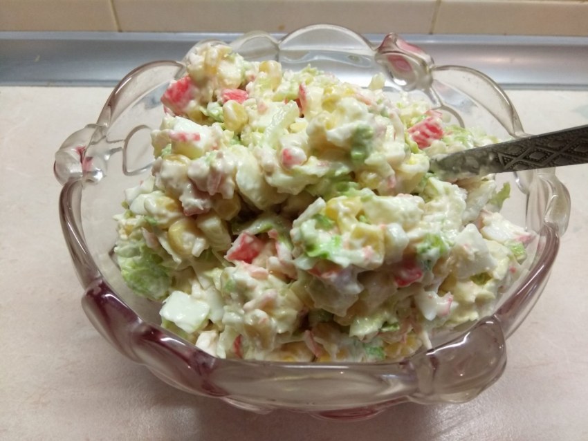 Капуста кукуруза крабовые палочки майонез
