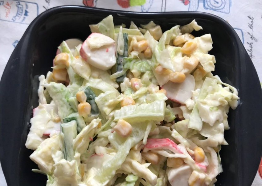 Салат с крабовыми палочками и капустой белокочанной