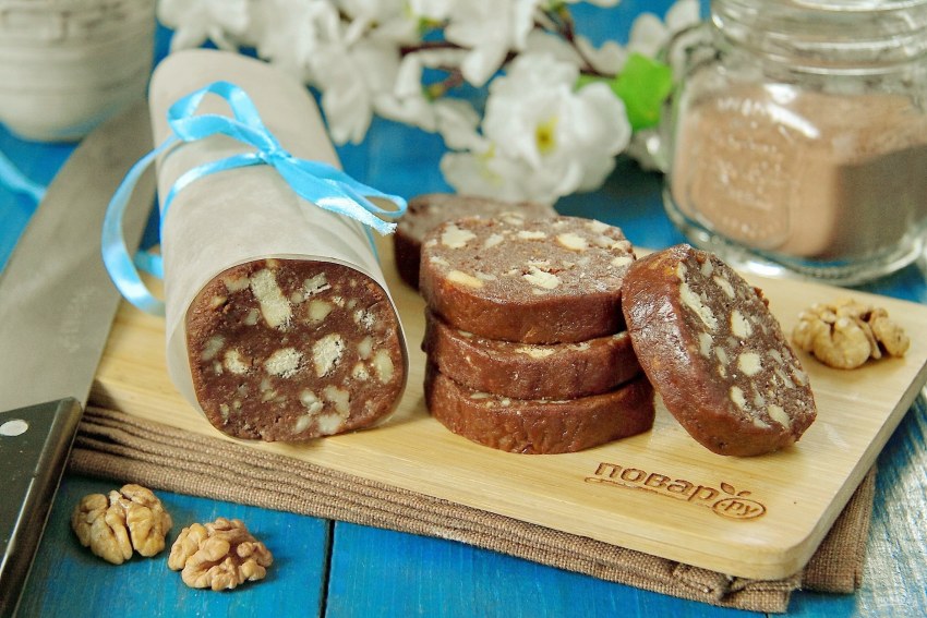 Шоколадная колбаса из печенья и какао